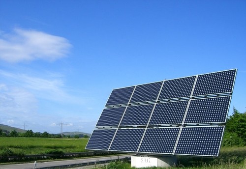 Jakie są zalety i wady energii słonecznej?
    